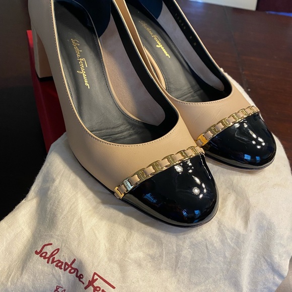 Salvatore Ferragamo low two-tone pumps - Picture 11 of 12